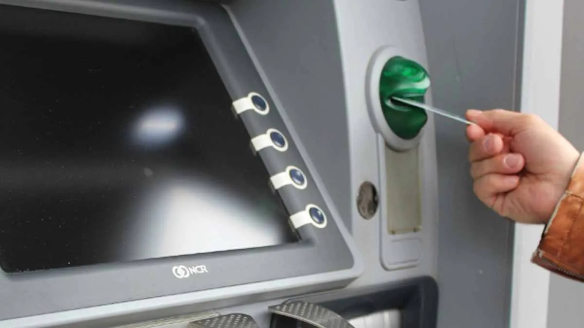 Var vaksam vid uttagsautomater